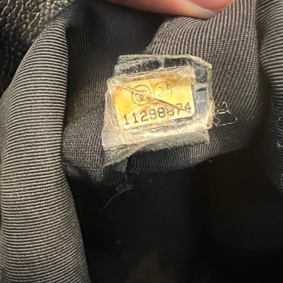 CHANEL Executive Cerf Black Tote - Picture 7 of 8